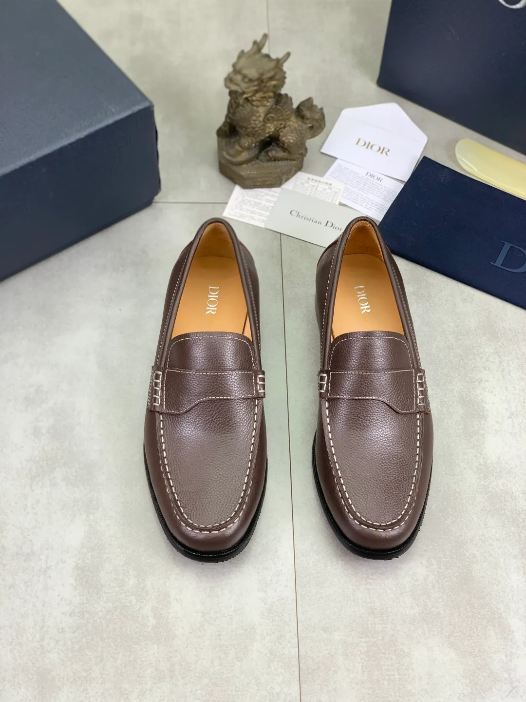 Men's men's shoes 💰P560 new style 💰high version 💎💎💎Dior original version! Top Italian purchasing agent! Men's business casual leather shoes, original imported pebbled calfskin upper, ultimate texture, gentlemanly style, imported water-dyed cowhide inside, top-quality original Italian rubber outsole, first-class workmanship, top quality! Size: 39-44 (45 customized) 3️⃣ colors available